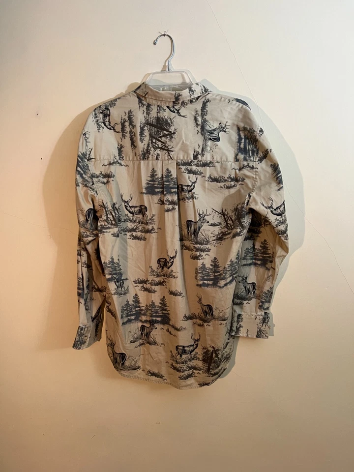 Men's Natural Issue '8 Point Buck in Piney Woods' Wrinkle Free Long Sleeve Shirt - Image 3 of 3