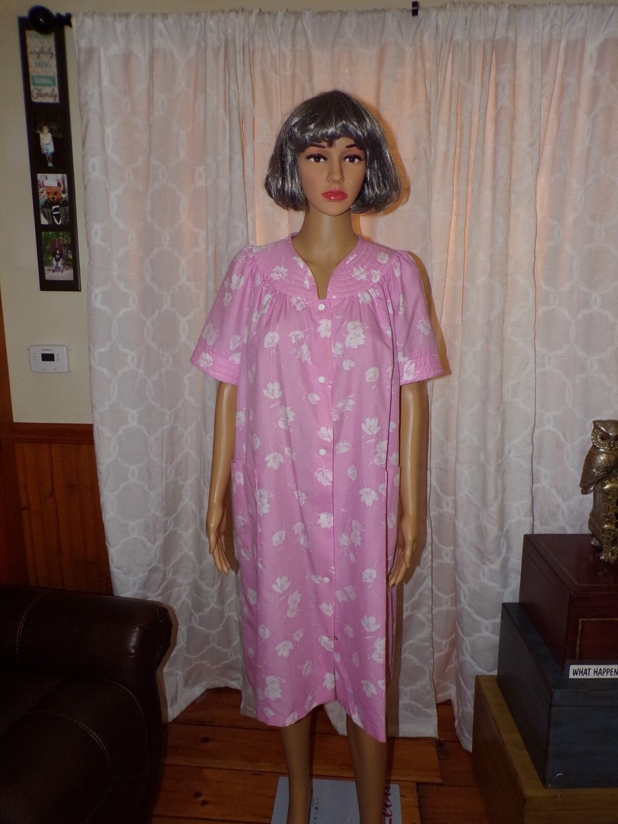 VTG House Coat Lindsay Jordan Size M Pink With White Flowers