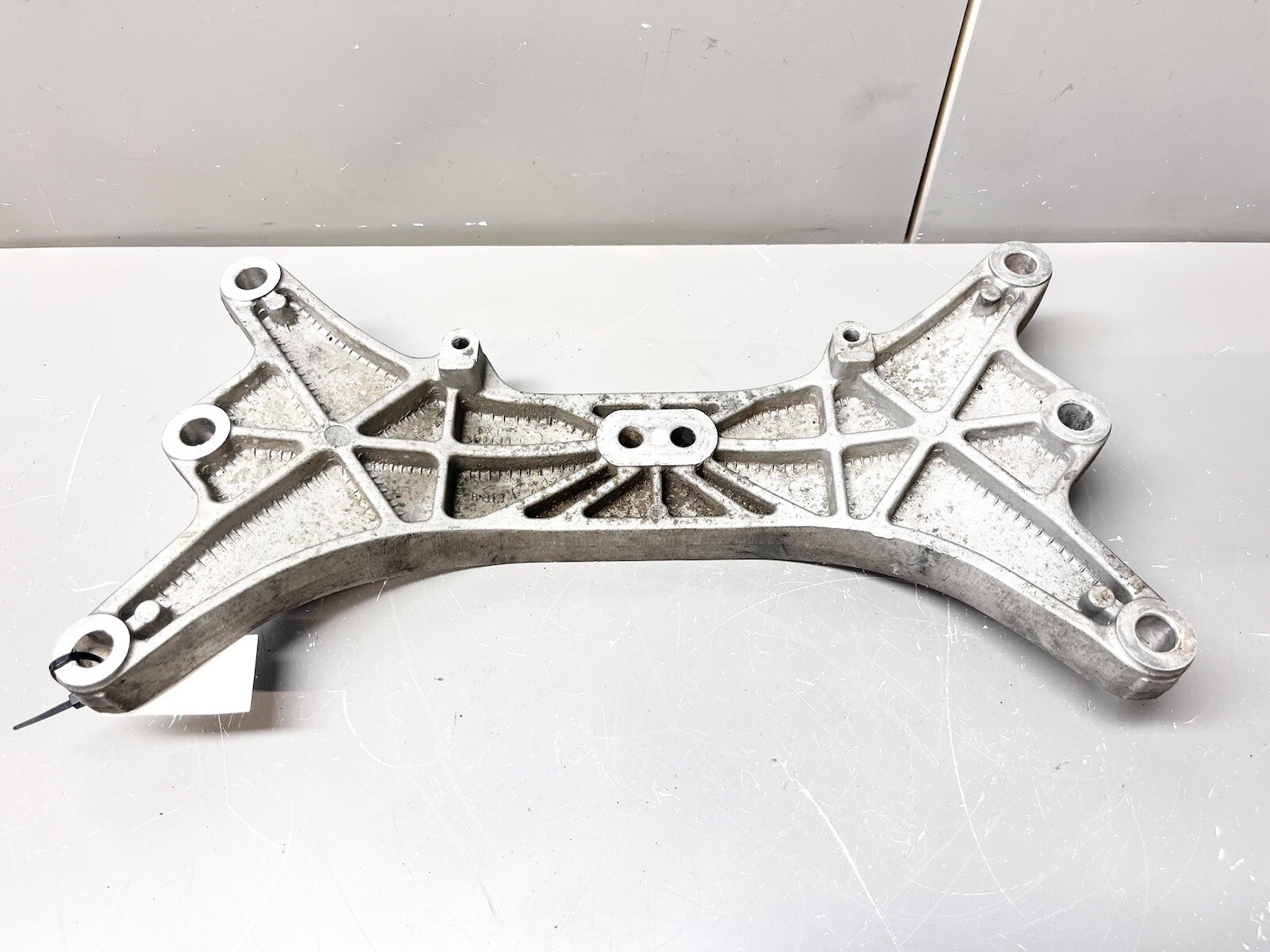 ⭐️2014-2019 MASERATI GHIBLI M157 TRANSMISSION MOUNT BRACKET CROSSM 670003953 OEM