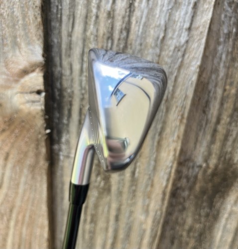 TITLEIST U505 2 IRON HZRDUS BLACK STIFF FLEX - Picture 4 of 7