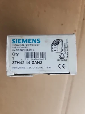 Siemens 3TH4244-0AN2 CONTROL RELAY, AC, 220V @ 50/60HZ, 4NO+4NC — Contactors & Relays