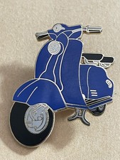 Blaue Vespa Lambretta Roller Metall Roller Pin Anstecker