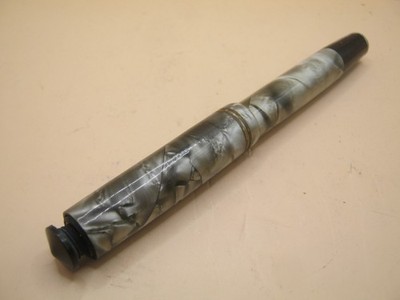 Vintage Schweizer Marmor ASKA Füllfederhalter 14ct Feder vermutlich Art Deco