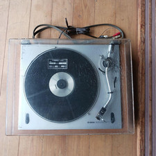YAMAHA YP-700C Turntable Record Player Vintage Audio Junk For Parts Repair