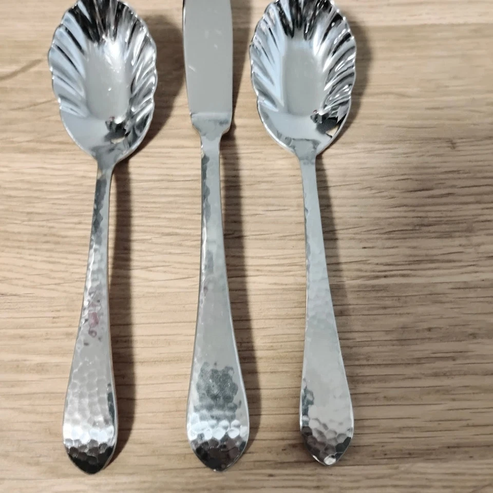 Reed & Barton Hammered Antique 2 Sugar Spoons Master Butter Knife Glossy 18/8 - Image 3 of 4