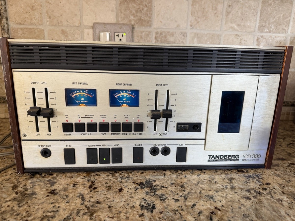 VINTAGE TANDBERG TCD 330 3 HEAD COMPACT CASSETTE TAPE DECK, 1976
