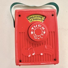 Vintage FISHER PRICE POCKET RADIO Music Box SING A SONG OF SIXPENCE 775 1967-68