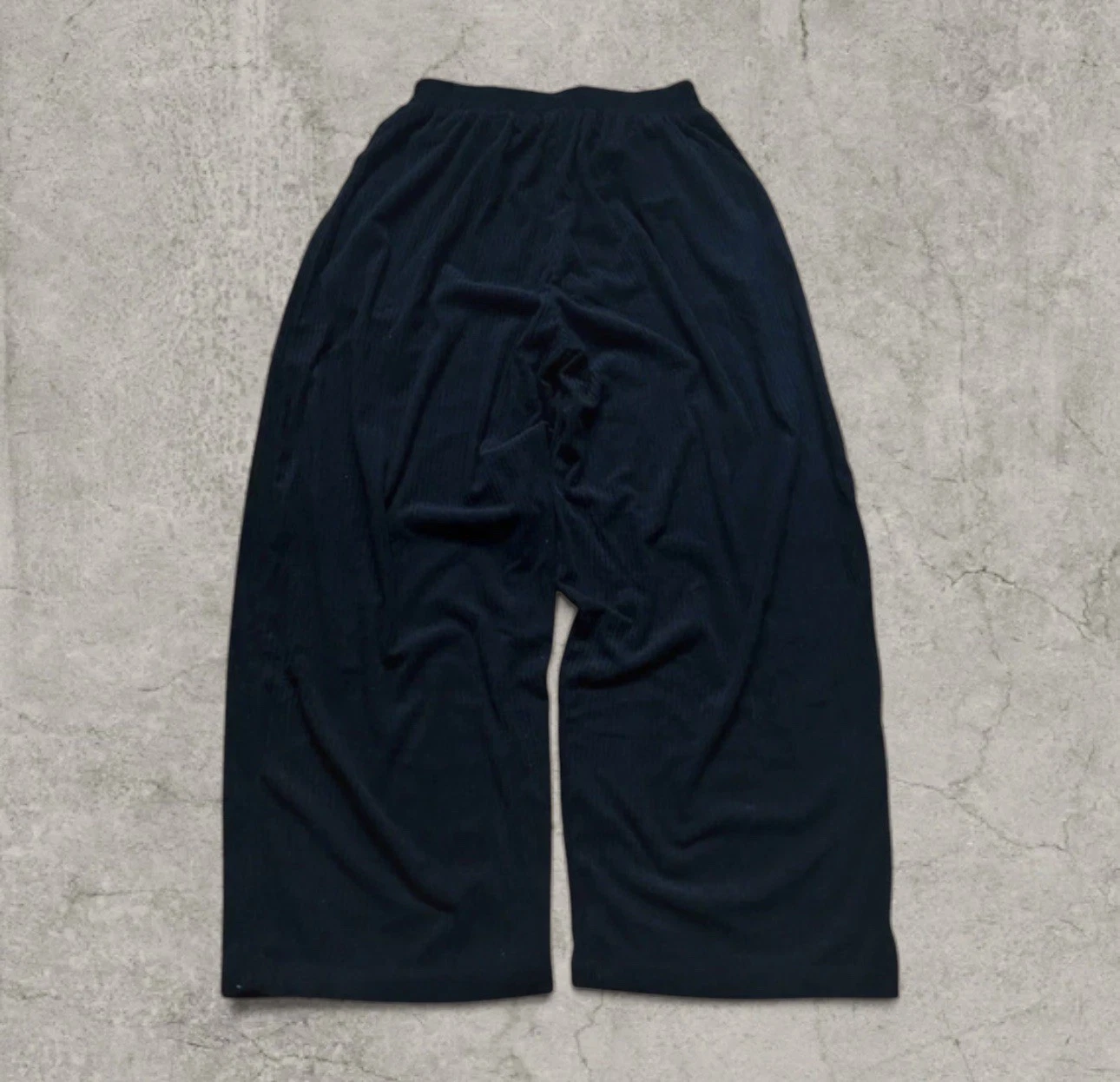 Super baggy wide leg relaxed fit corduroy trousers joggers In black. M