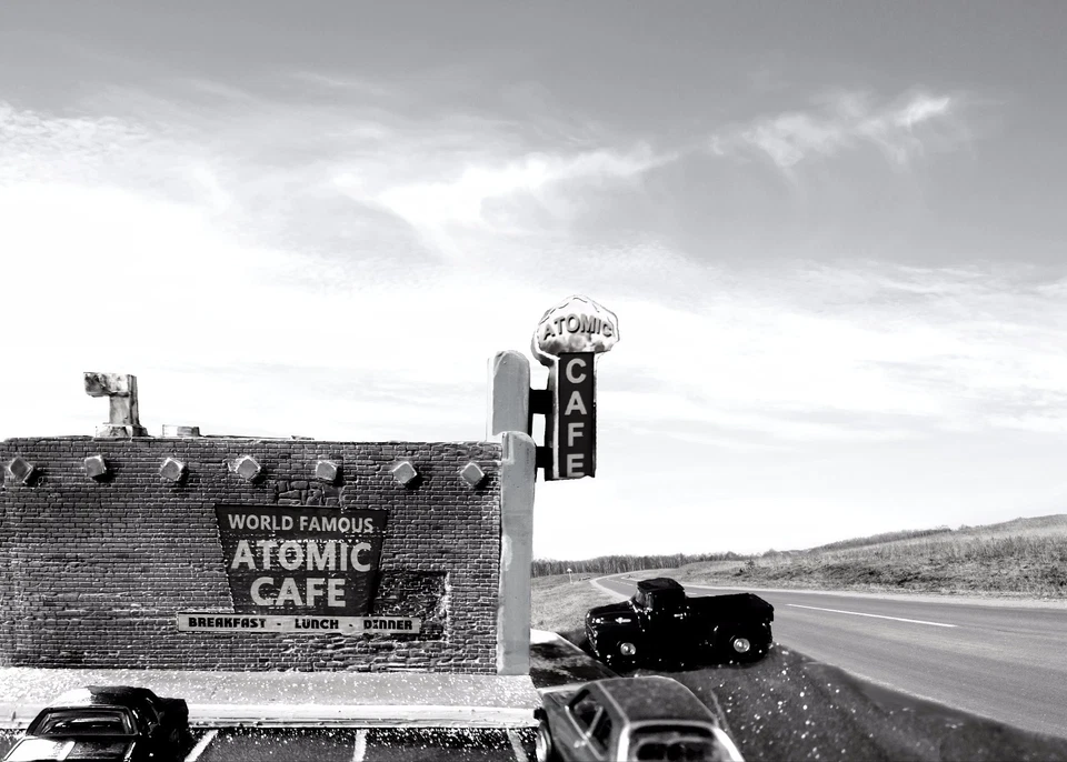 Downtown Deco O Scale Building Kit Atomic Cafe Kit + Bonus Sidewalks! - Image 4 of 4