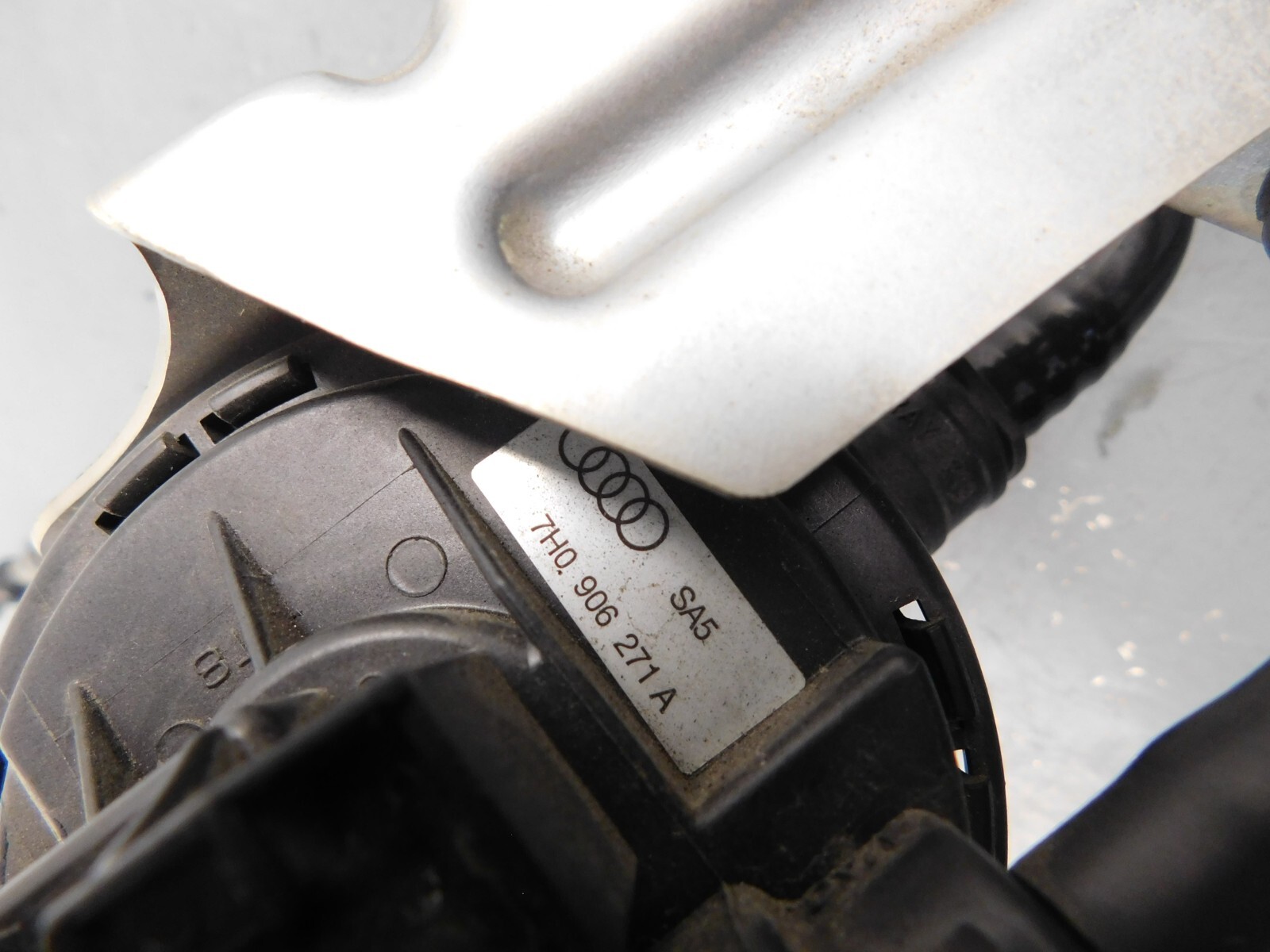 2011 Lamborghini Gallardo LP570-4 Superleggera Carbon Vapor Filter Pump #0350 Z3