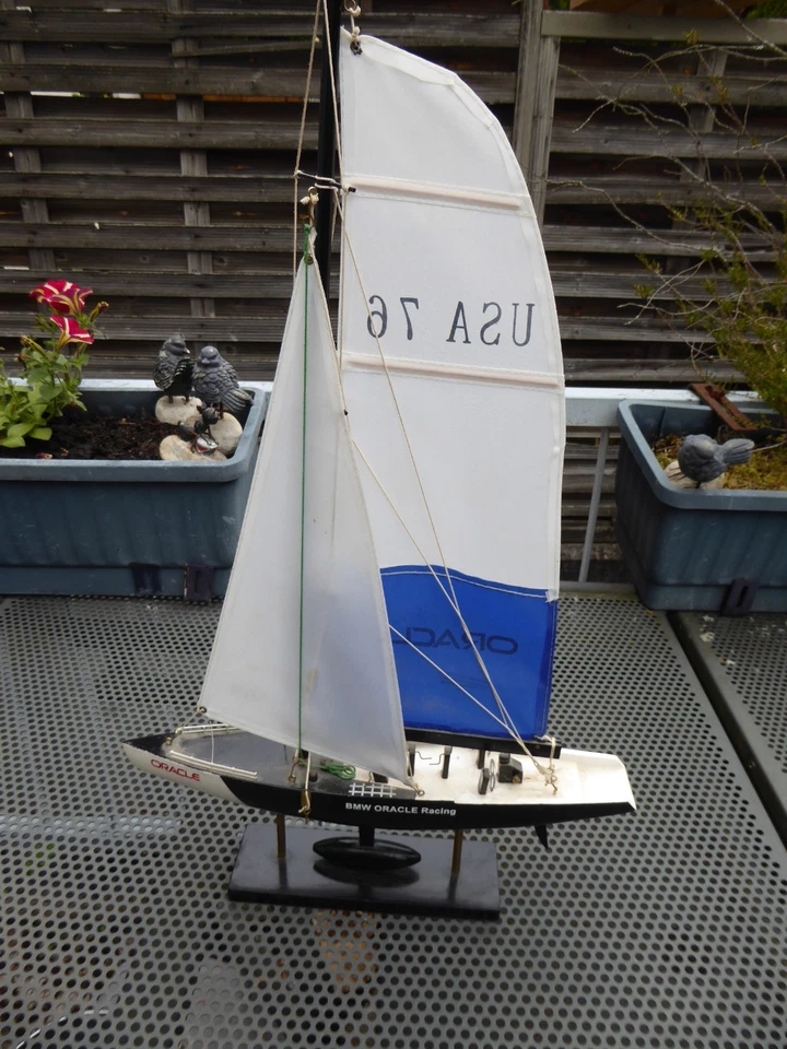 Segelyacht Modell BMW Oracle Racing - USA 76 - Bild 4 von 4
