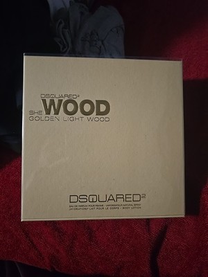 DSQUARED2 She Wood Golden Light Wood Perfume And Lotion Gift Set