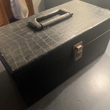 Faux Alligator 8 Track Tape Storage Carrying Case w/key Holds 24 Tapes