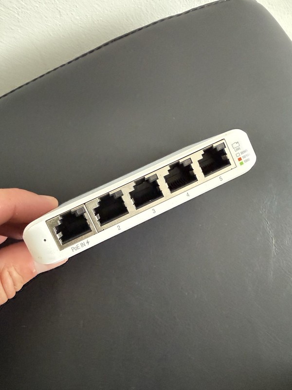 Ubiquiti Networks USW-Flex-Mini 5 Port Powered Gigabit Ethernet Switch