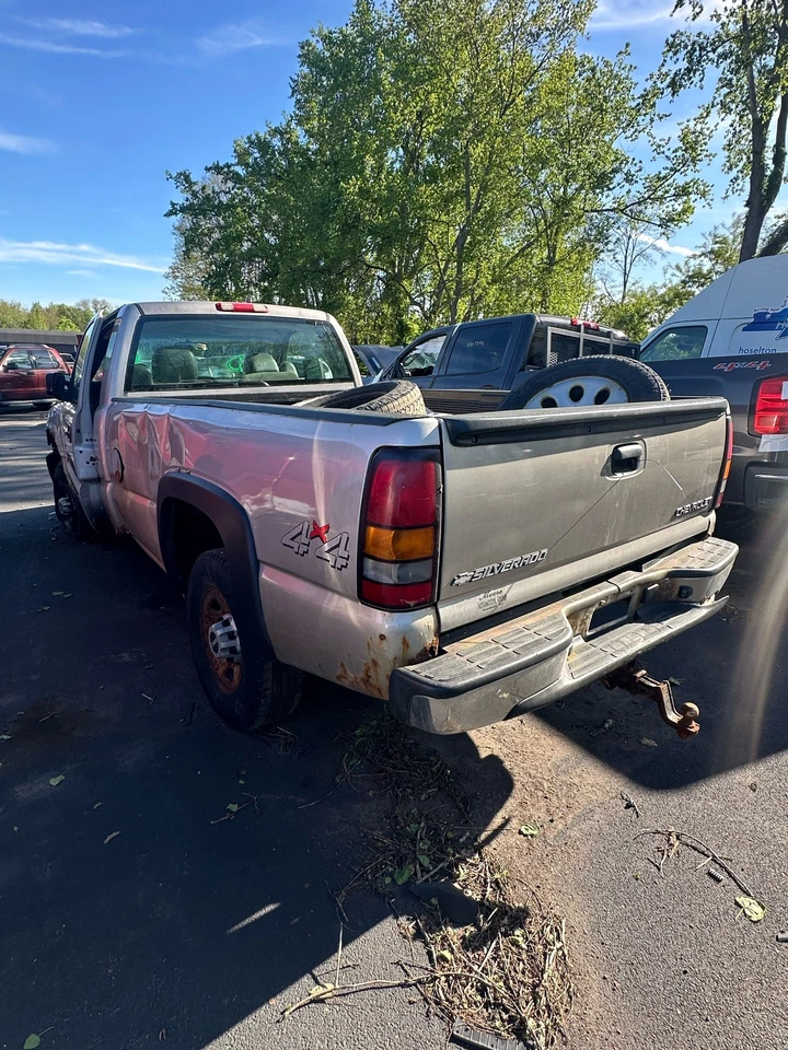Conjunto de portador diferencial usado se adapta a: camioneta GMC Sierra 2500 2007 eje delantero Foto 4 de 4