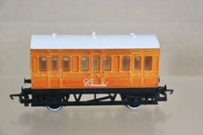 HORNBY R112 THOMAS the TANK ENGINE CLARABEL 4 WHEEL PASSENGER COACH oa