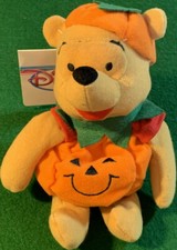 DISNEY STORE Pumpkin POOH BEAR 1999 HALLOWEEN 7" Bean Bag Toy Plush MWMT New 