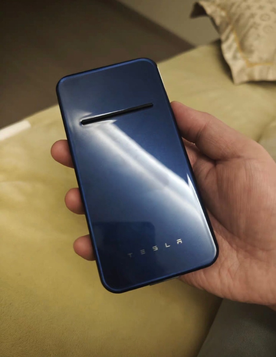 TESLA Wireless Phone Charger 2.0 ブルー Tesla Wireless Portable Charger 2.0 Blue - 00111 | eBay