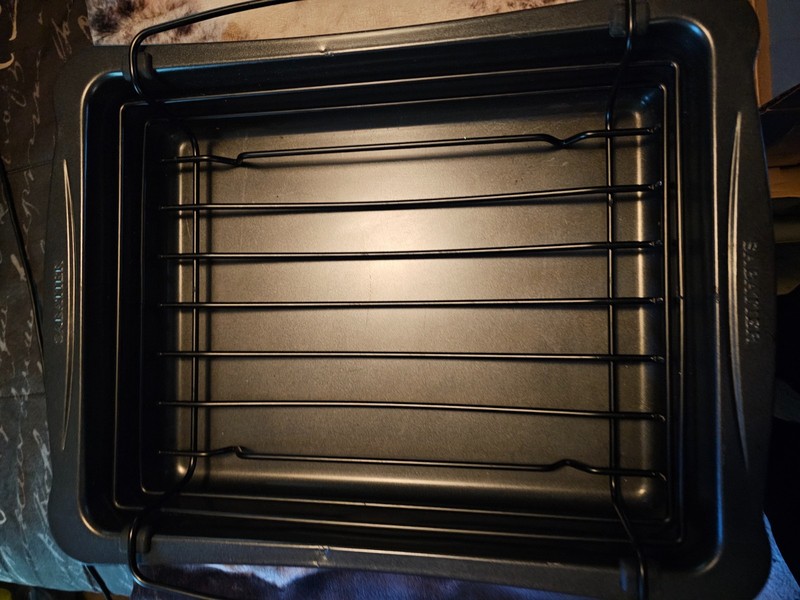 Sabattier metal roastin pan never used but has a little wear