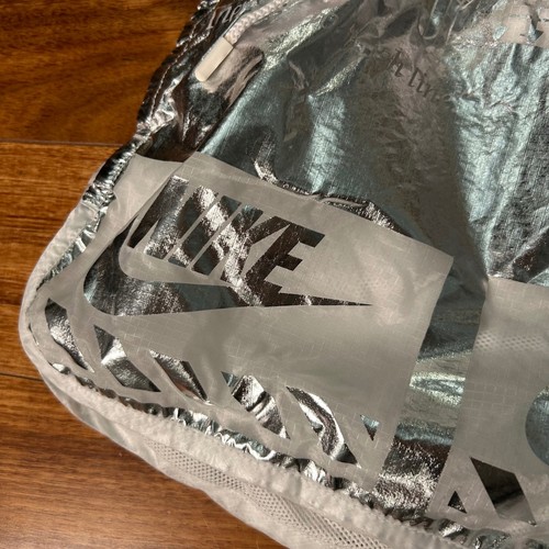 Nike Womens Metallic Silver Logo Mesh Lined Athletic Shorts Large White Trim - Afbeelding 3 van 12