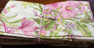 APRIL CORNELL DINNER NAPKINS (12) CREAM YELLOW PINK GREEN 16 X 16 COTTON NIP