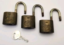 3 Vintage WB Wilson Bohannon 660 Brass Keyed Alike Padlocks With 1 Key
