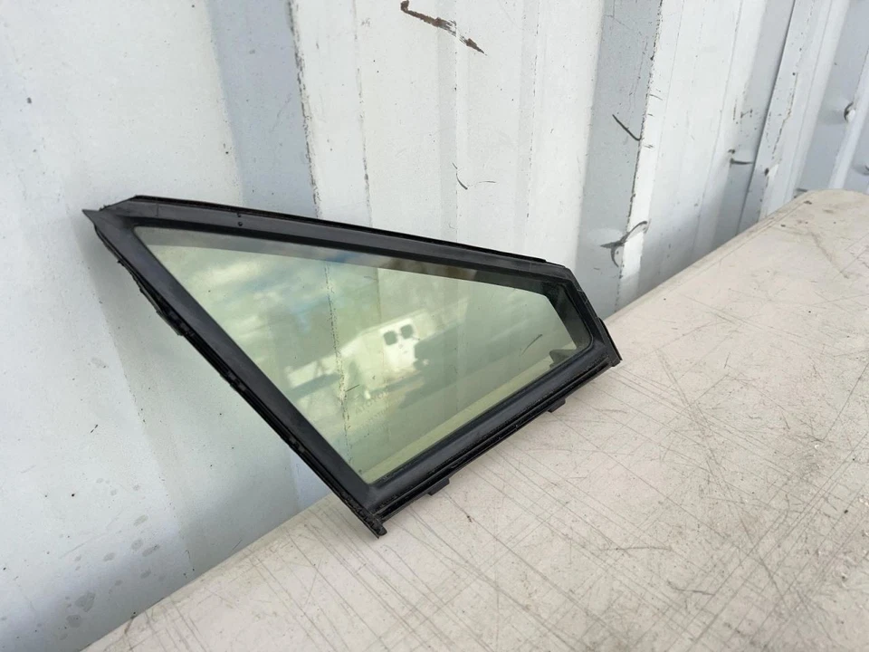 2018-2022 TOYOTA C-HR ПРАВОЕ ПЕРЕДНЕЕ ВЕНТИЛЯЦИОННОЕ ОКНО 64026 - Изображение 4 из 4