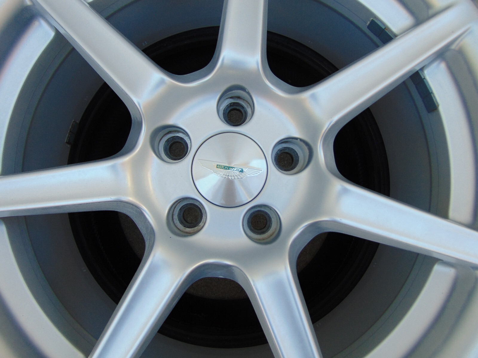 1 USED Silver OEM Aston Martin Vantage 19X8.5 Rim & TPMS 6G33-1007 FREE SHIPPING