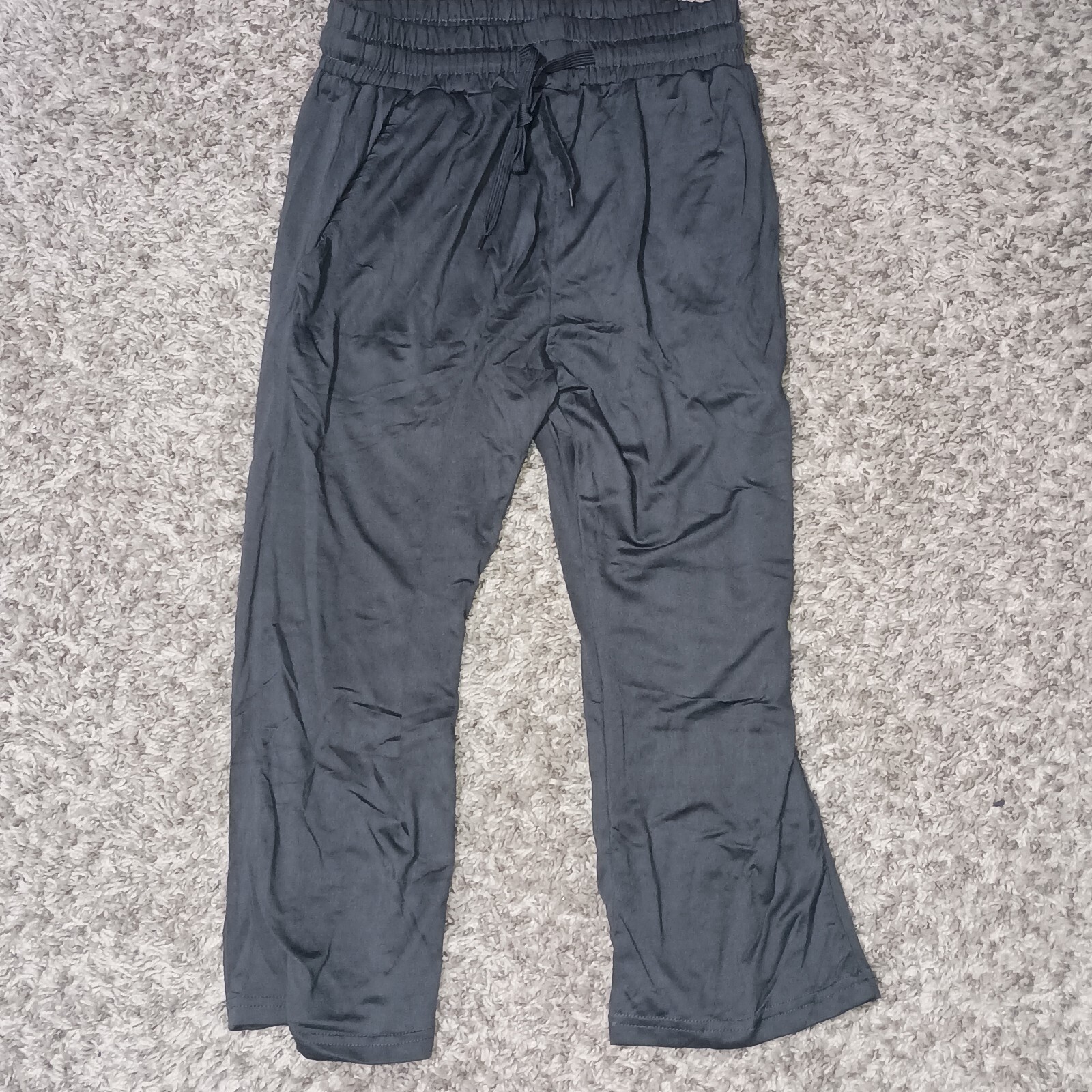 Women's Real Essentials Leggings Size Medium Color Gray Workout Chill Relax Vibe