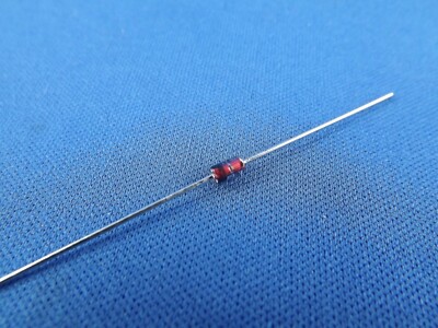 10x Zenerdiode 0,5 W - 1,0 W / 2 V - 33 V