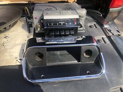 1968 SHELBY GT350 GT500 NOS Radio Kit C8ZZ-18805-CA4 4 NOS pieces 