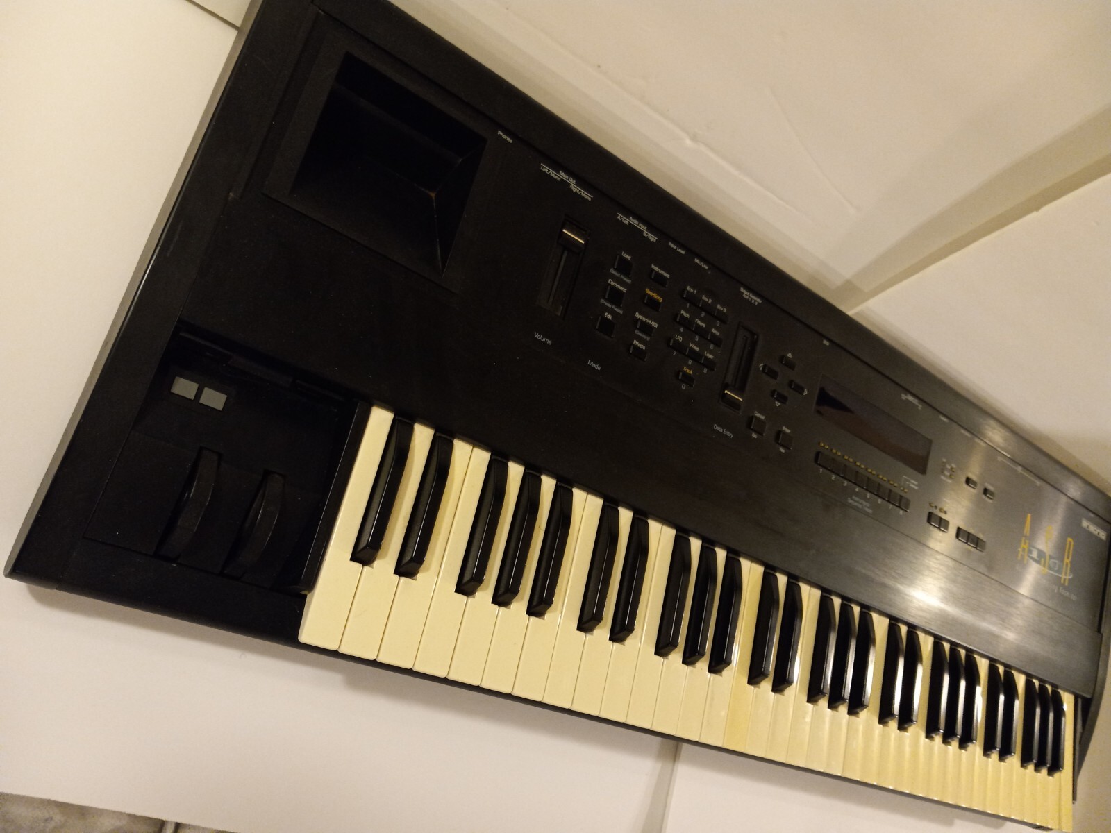 Ensoniq ASR 10 Keyboard (61 keys) Sampler