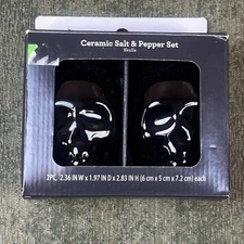 Way To Celebrate Halloween Black Ceramic Skull Salt & Pepper Shaker Set NIB