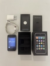 iPhone 3S 32GB - z oryginalnym opakowaniem - pakiet akcesoriów