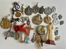 Lot of 30 Antique & Modern Catholic Religious Medals & Items