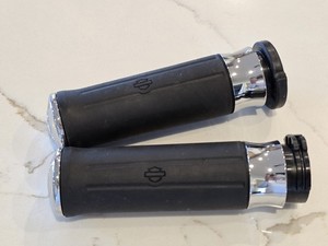 OEM Genuine 56679-02 Harley Davidson 100th Anniversary Hand Grip