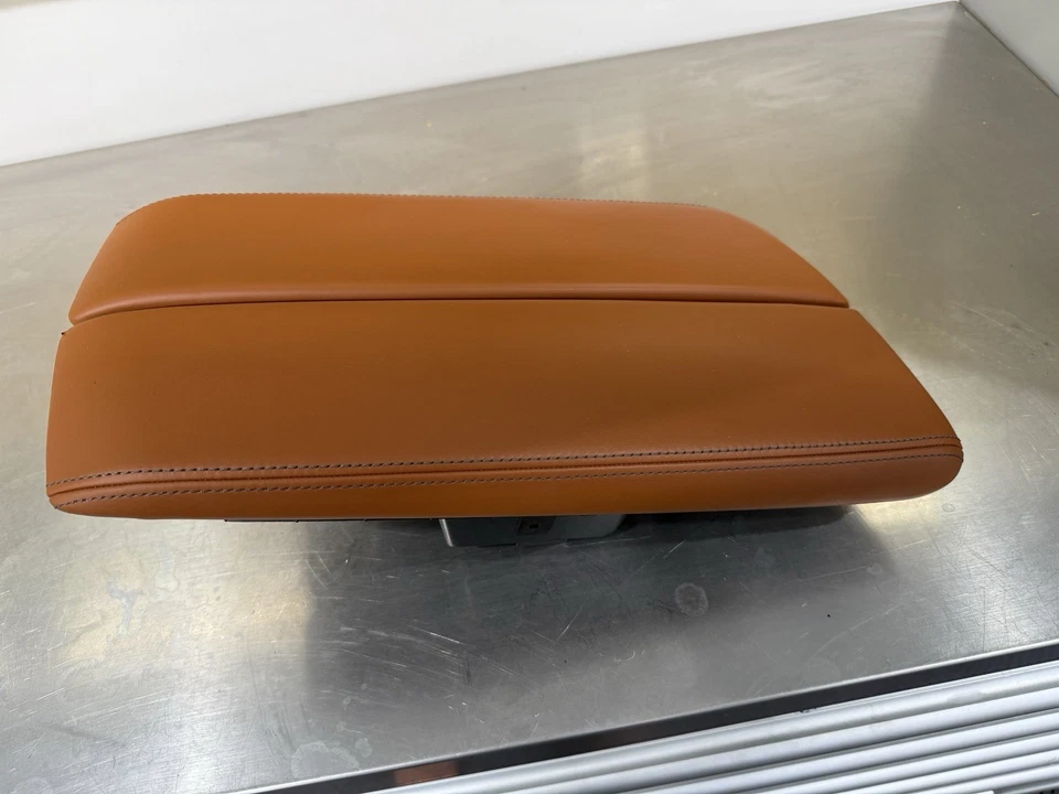 Reposabrazos central BMW M5 F90 18-23 marrón aragón Foto 2 de 4