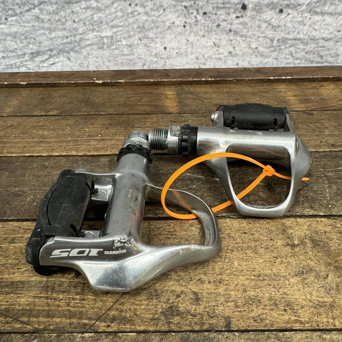 Shimano 105 SPD-SL PD-5700 Clipless Road Pedals 9/16 Silver Pair