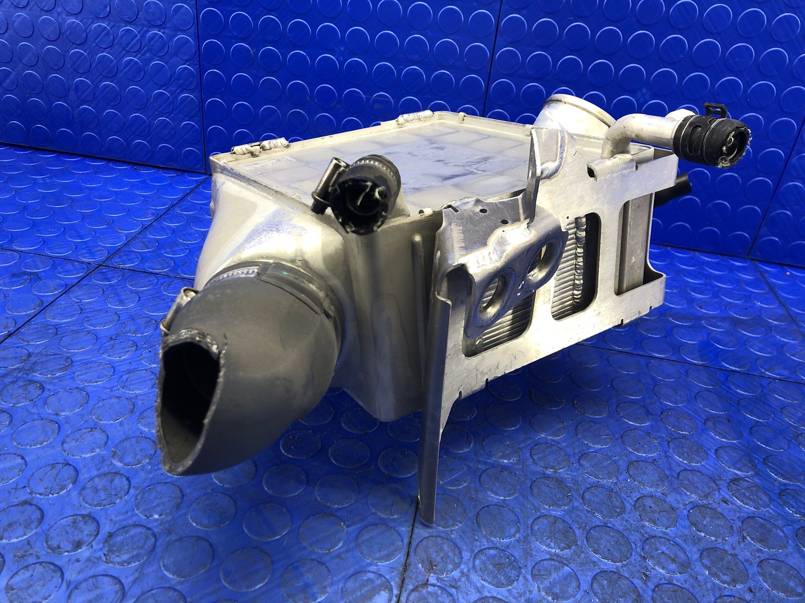 2016-2021 MCLAREN 570S OEM REAR LEFT TURBO INTERCOOLER RADIATOR 13f0302CP