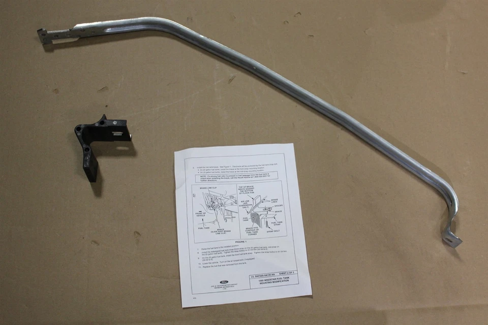 Ремень топливного бака Ford Windstar F58Z9A135AA новый из старых запасов изготовитель оборудования - Изображение 2 из 4