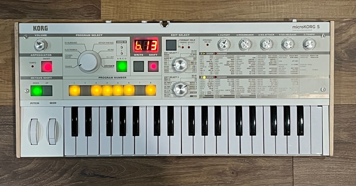 Korg Microkorg S Analog Keyboard Synthesizer - 37 Keys Korg Microkorg S Analog Keyboard Synthesizer - 37 Keys