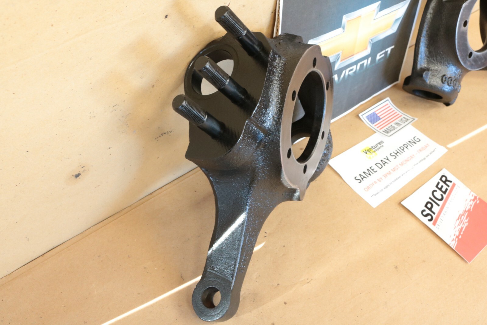 Chevy K5 K10 K20 GMC K15 K25 Dana 44 10 Bolt Flat Top Knuckles OEM Dana