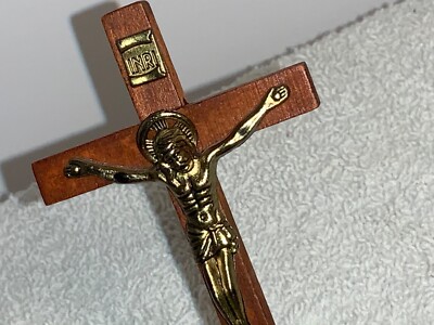 INRI Croce Ricordo Con Cristallo Inciso 3D Di Gesù Cristo - Base LED Inclusa - Piccola (7,6 Cm) - Scatola Regalo