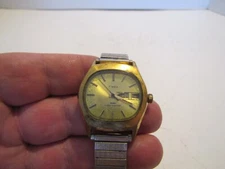 VTG MEN'S TIMEX WATCH ODD SHAPED CASE GOLD TONE NON WORKING FOR PARTS OR REPAIR