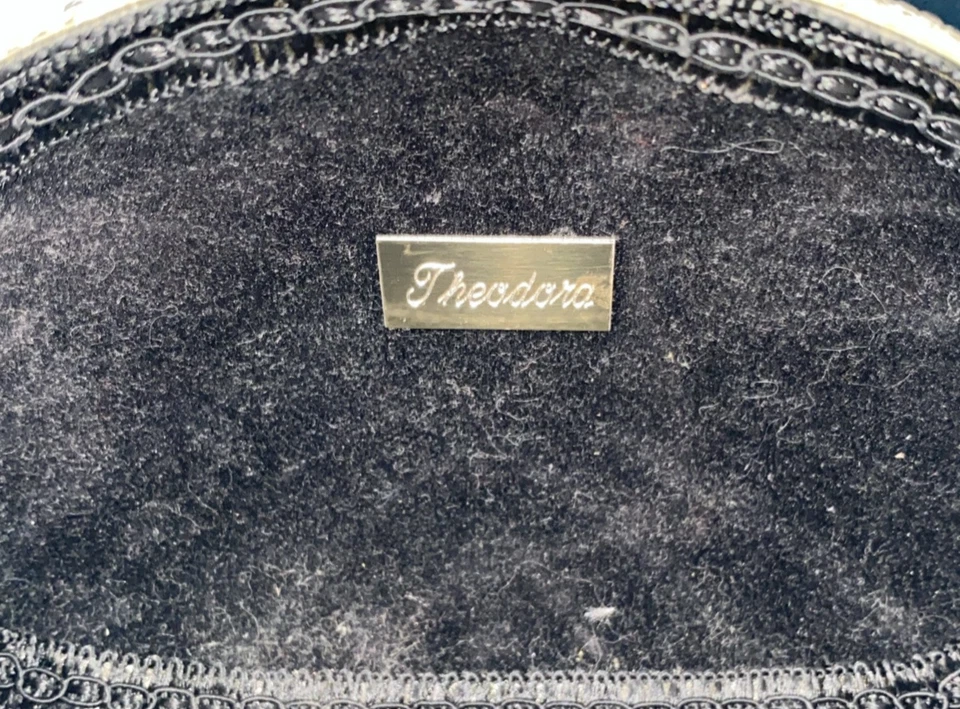 复古 Theodora Glamorous 独特 40 年代风格银色/金色 翻盖式 手包 — 第 4/4 张图片