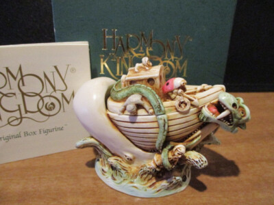 Harmony Kingdom Camelot Sea Monster attacks Whalers UK Made Evt Pc 2 x SGN RARE