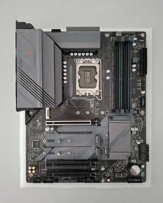 GIGABYTE B660 GAMING X DDR4 Motherboard