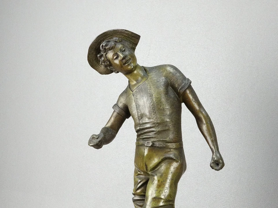 Paire de statues anciennes en régule de Lavergne – Jeu de galet - Belle Époque - Photo 4/4
