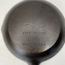 Vintage Wagner (Unmarked) Chef Skillet 9 inch, Restored and Re-seasoned. Great