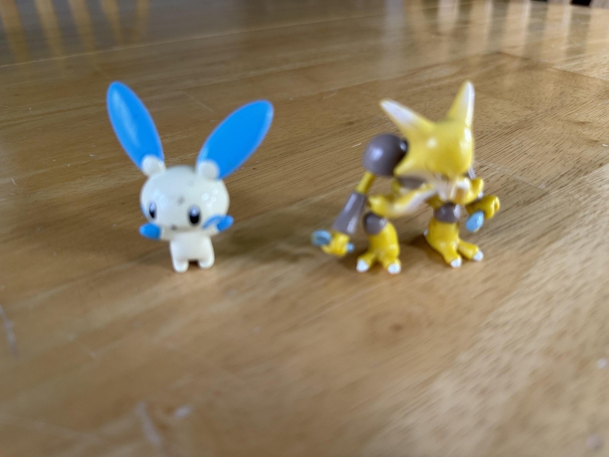 Vintage Pokemon TOMY Nintendo Minun Alakazam Mini Figures Lot